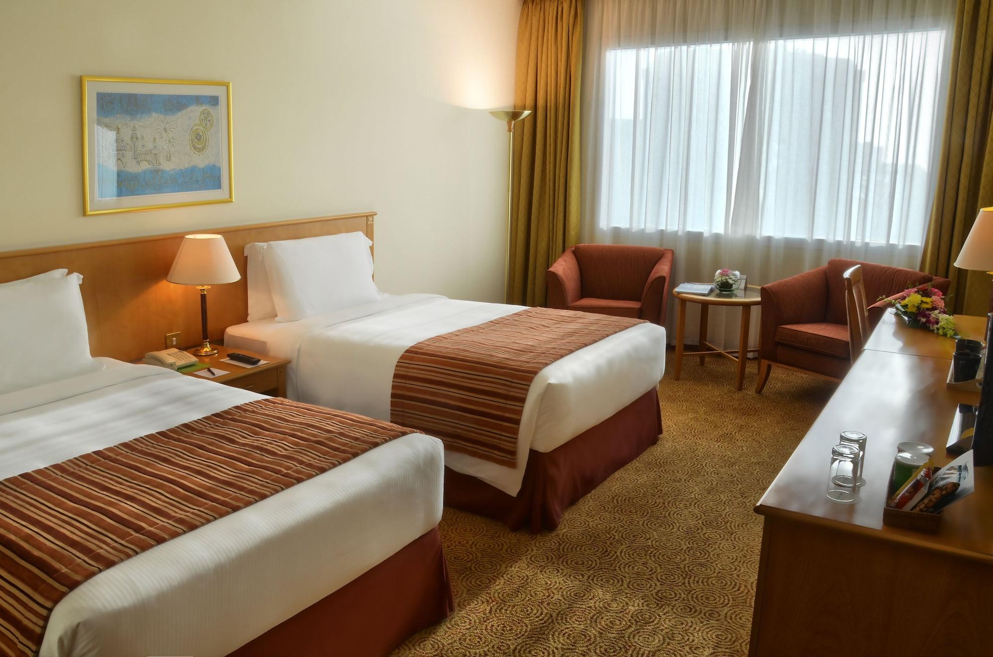Swiss-Belhotel Sardzsa Kültér fotó