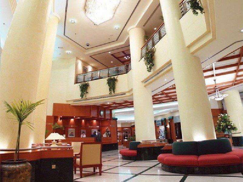 Swiss-Belhotel Sardzsa Beltér fotó